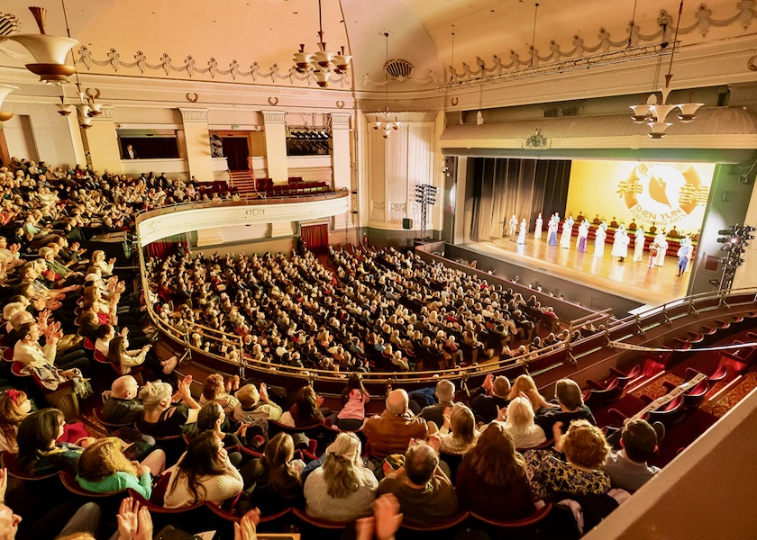 Image for article Australian, European, and American Audiences Enjoy Shen Yun: “Deeply Beautiful”